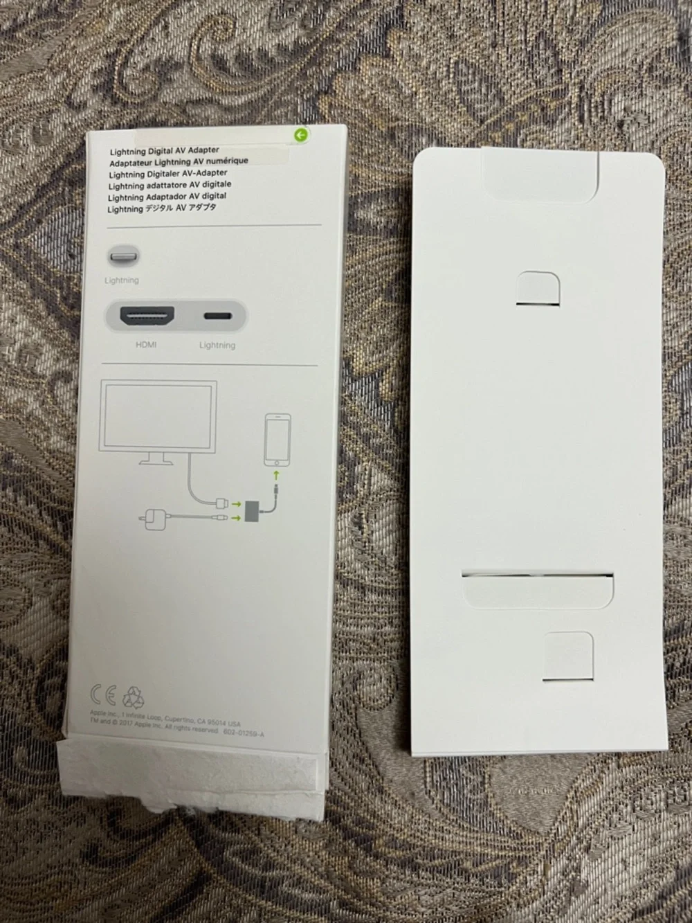 Apple Lightning to Digital AV Adapter - White and Silver Accents